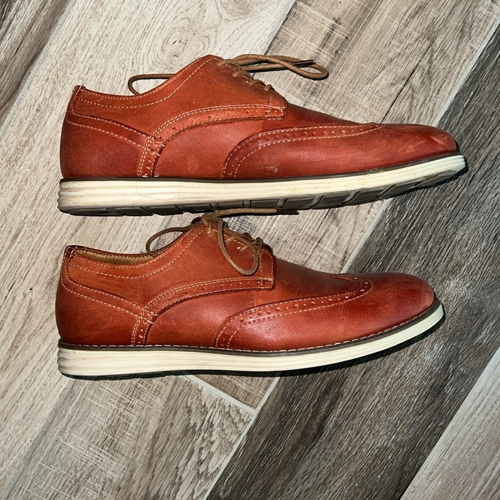 Men’s size 10 Italian wing tips reddish brown worn once EUC - Picture 2 of 6
